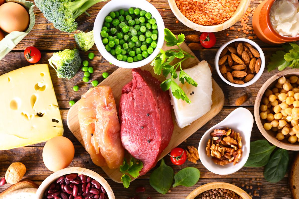 High-Protein-Diets-and-Weight-Loss-Balanced-Hormone-Health High-protein meal with lean meats, eggs, and vegetables supporting healthy weight loss and metabolism balance.