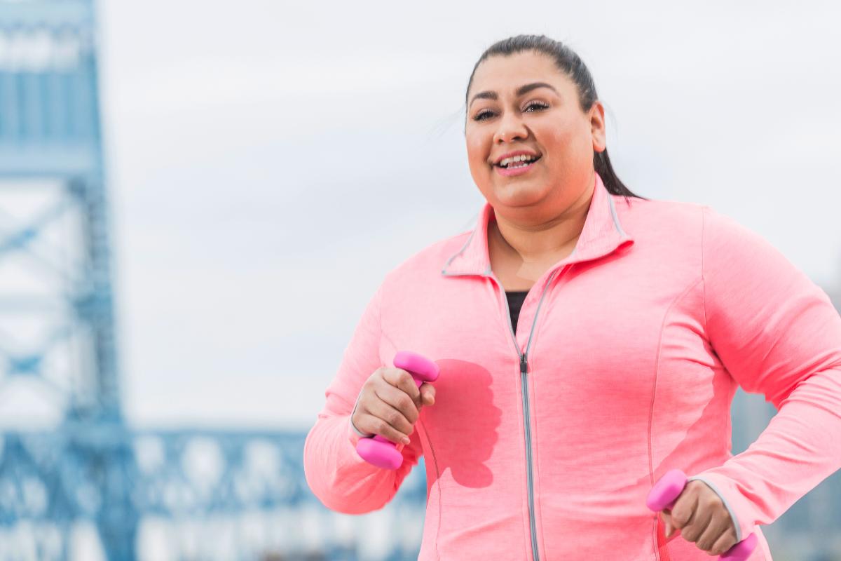 What-to-Expect-from-Semaglutide-Weight-Loss-Treatment-Balanced-Hormone-Health Semaglutide injection kit and healthy foods symbolizing appetite control and effective medical weight loss treatment.